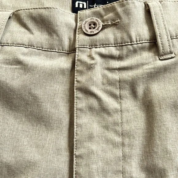 Travis Mathew Golf Shorts - Picture 3 of 8